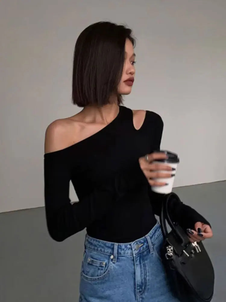 Fashion Skew Collar Off-shoulder Long-sleeved T-shirts.