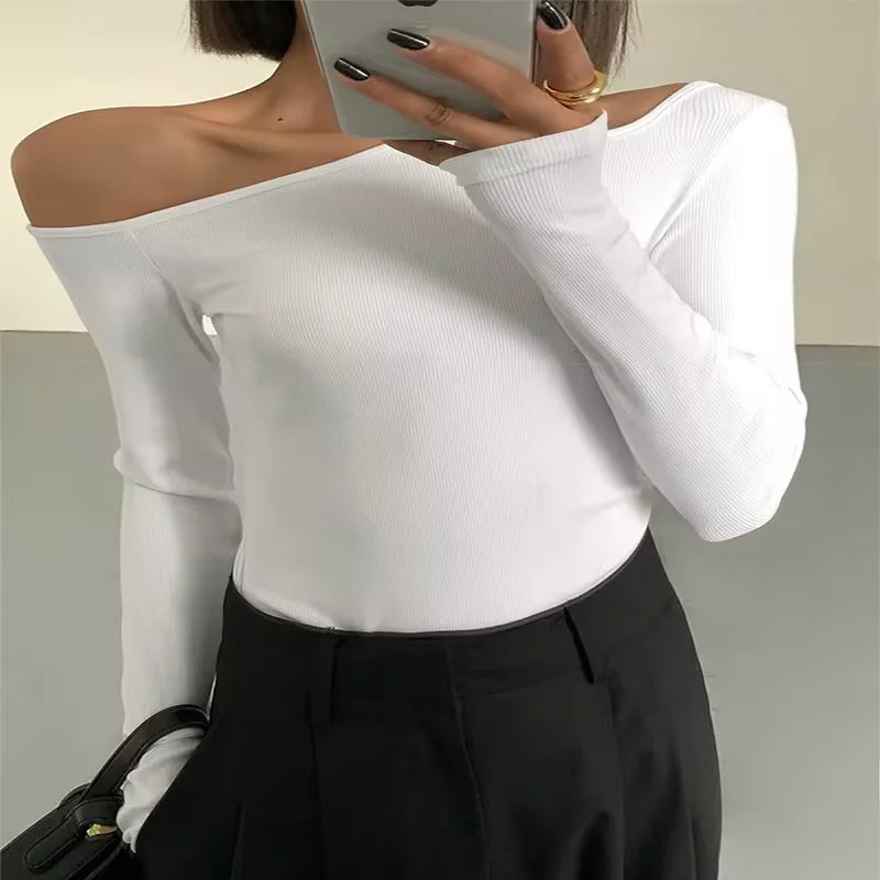 Fashion Skew Collar Off-shoulder Long-sleeved T-shirts.